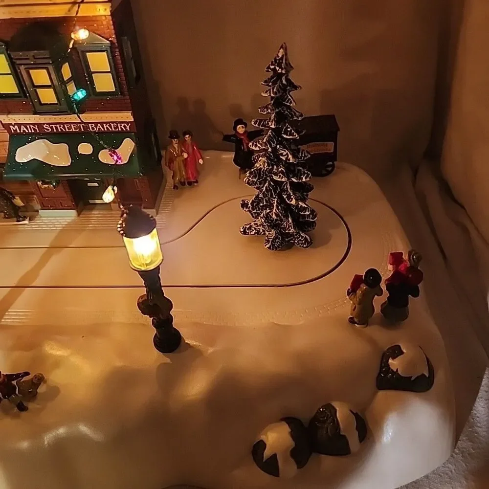 House Magic of Mainstreet Animated Musical Christmas Village Trendmaster 1997